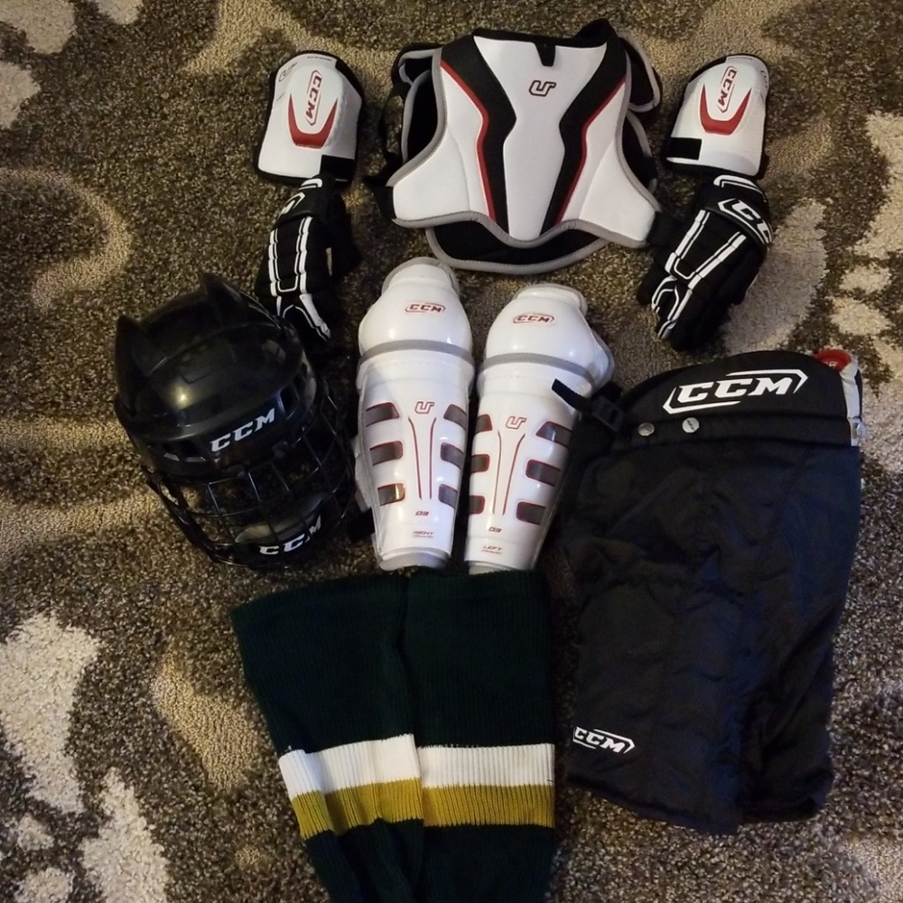 Kids hockey gear